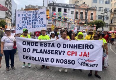 Mudança do Garcia mantém tradição de resistência e transforma folia em palco de luta social