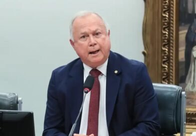 Paulo Azi critica governo  após a Bahia registrar 2º pior salário do país