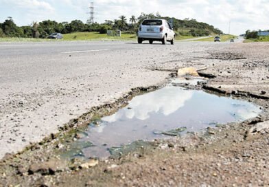 “BR-324 é a pior estrada do Brasil”, diz deputado da oposição