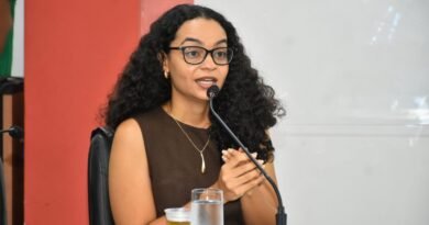 Vereadora Luma Menezes segue estável após acidente e atenção médica se concentra em sua recuperação e em possível lesão cervical