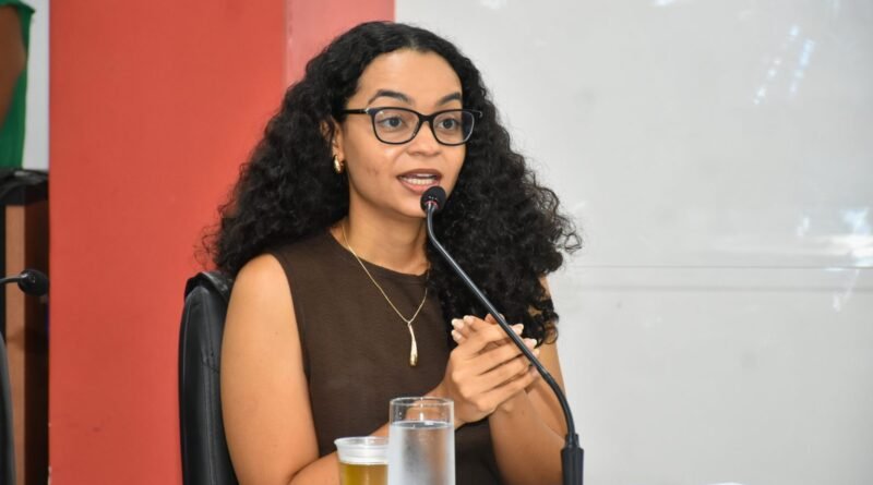 Vereadora Luma Menezes segue estável após acidente e atenção médica se concentra em sua recuperação e em possível lesão cervical