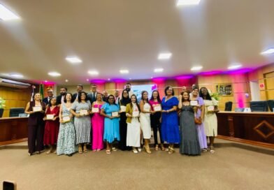 Noite de festa no Legislativo de Catu enfatiza o protagonismo da mulher em noite de homenagens