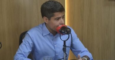 ACM Neto admite erro ao se declarar pardo nas eleições de 2022 e relembra polêmica na campanha