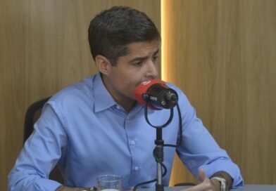 ACM Neto admite erro ao se declarar pardo nas eleições de 2022 e relembra polêmica na campanha