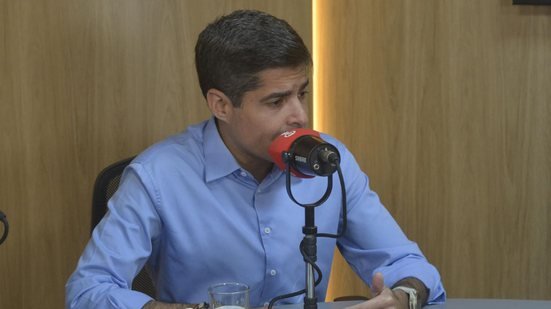 ACM Neto admite erro ao se declarar pardo nas eleições de 2022 e relembra polêmica na campanha