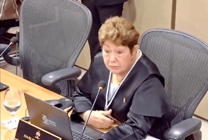 Desembargadora reclama de cortes em benefícios e é alvo de crítica contundente na TV: “Pede para sair”, diz jornalista