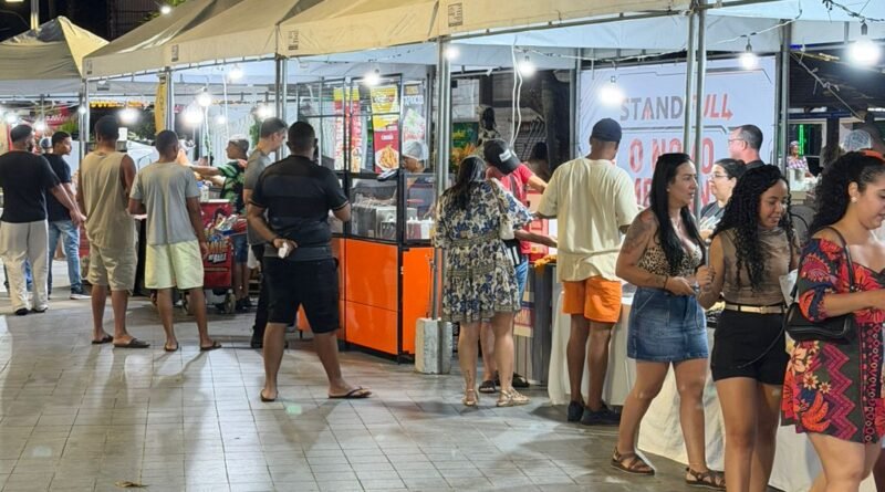 Feira de Variedades ocupa Praça da Sé e reacende debate sobre feiras de rua em Salvador