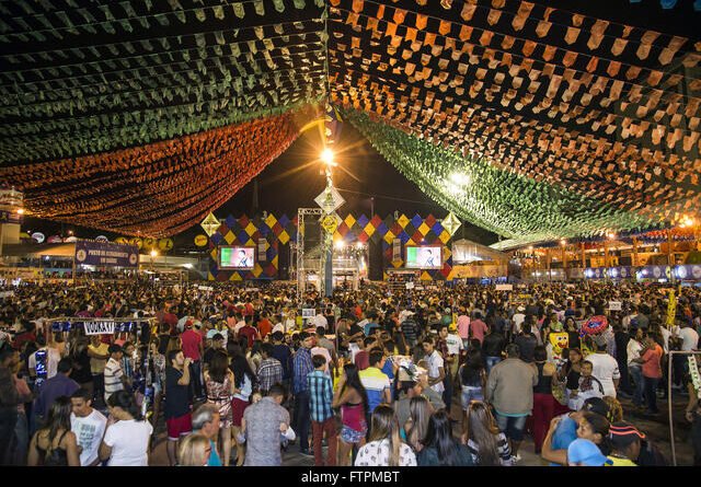 Prefeitos baianos recuam em gastos do São João e priorizam artistas locais diante de cachês milionários