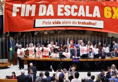 Câmara aprova PEC que reduz jornada para 40 horas semanais e põe fim à escala 6×1