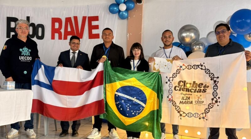Estudantes de colégio estadual em Catu conquistam primeiro lugar em torneio de empreendedorismo no Equador