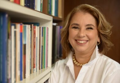 Advogada, referência em planejamento patrimonial e sucessório, palestra na IX Conferência Estadual da Advocacia Baiana, em Feira de Santana
