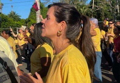 Clara Sena participa dos festejos de Senhora Sant’Ana e prestigia encerramento da festa da padroeira de Catu