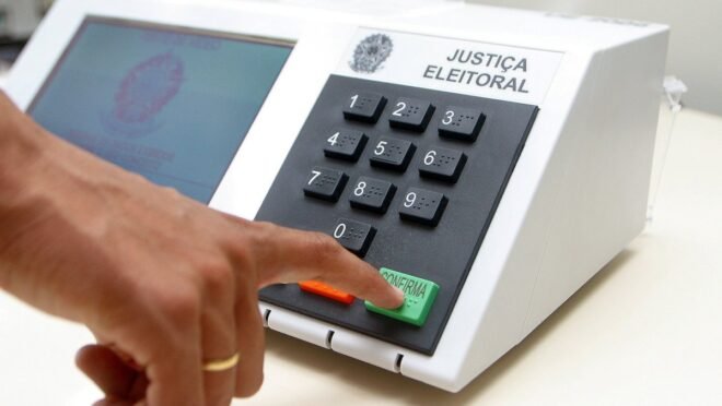 Painel Político: brasileiros voltam as atenções para as eleições de 2026, marcadas para 4 de outubro