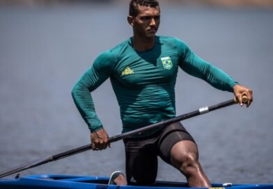 Baiano Isaquias Queiroz conquista novo ouro, faz história e reafirma sua força na canoagem mundial