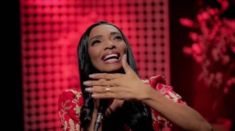 Laysse Bahia leva a força da música gospel baiana aos palcos com talento e propósito