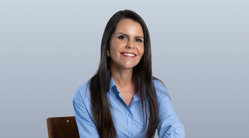 De Catu para a disputa federal: Clara Sena retoma trajetória política e coloca representação feminina e desenvolvimento regional no centro da candidatura