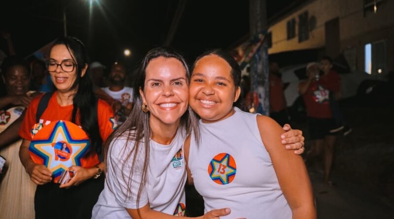 Clara Sena defende representação de Catu no Congresso durante caminhada de apoio a Lula e Jerônimo