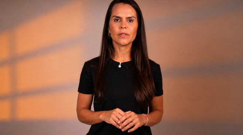 Clara Sena destaca importância de avaliar candidatos ao Congresso Nacional e aponta honestidade, competência e conexão como critérios para a escolha