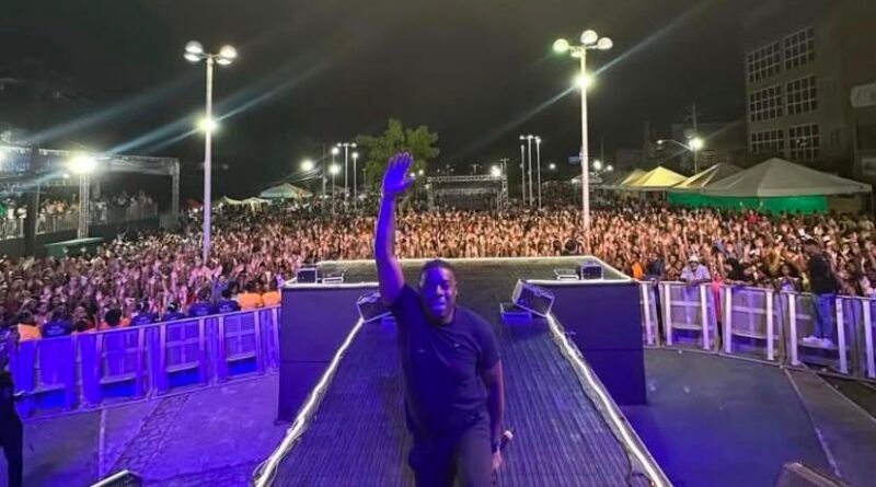 Cantor soteropolitano Tassio leva experiências pessoais para trajetória na música gospel