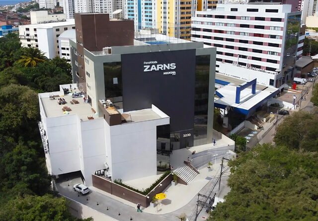 Faculdade Zarns Salvador realiza simulado gratuito para estudantes que sonham cursar Medicina