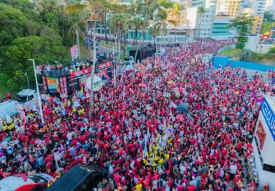 Lula participa de grande ato em Salvador na reta final da campanha, com presença de partidários de Catu