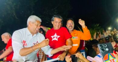 Jerônimo Rodrigues realiza caminhada em Catu com presença de Radiovaldo Costa