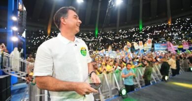 Flávio Bolsonaro deverá receber Título de Cidadão Soteropolitano por iniciativa de Cezar Leite (PL)