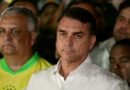 Flávio Bolsonaro deixa o Brasil após derrota nas urnas e aliados dizem que ele pedirá asilo a Trump